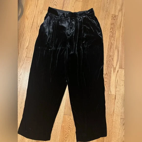NWT Banana Republic Veluro Relaxed Black 
Velvet Pant size 12 - Picture 4 of 6
